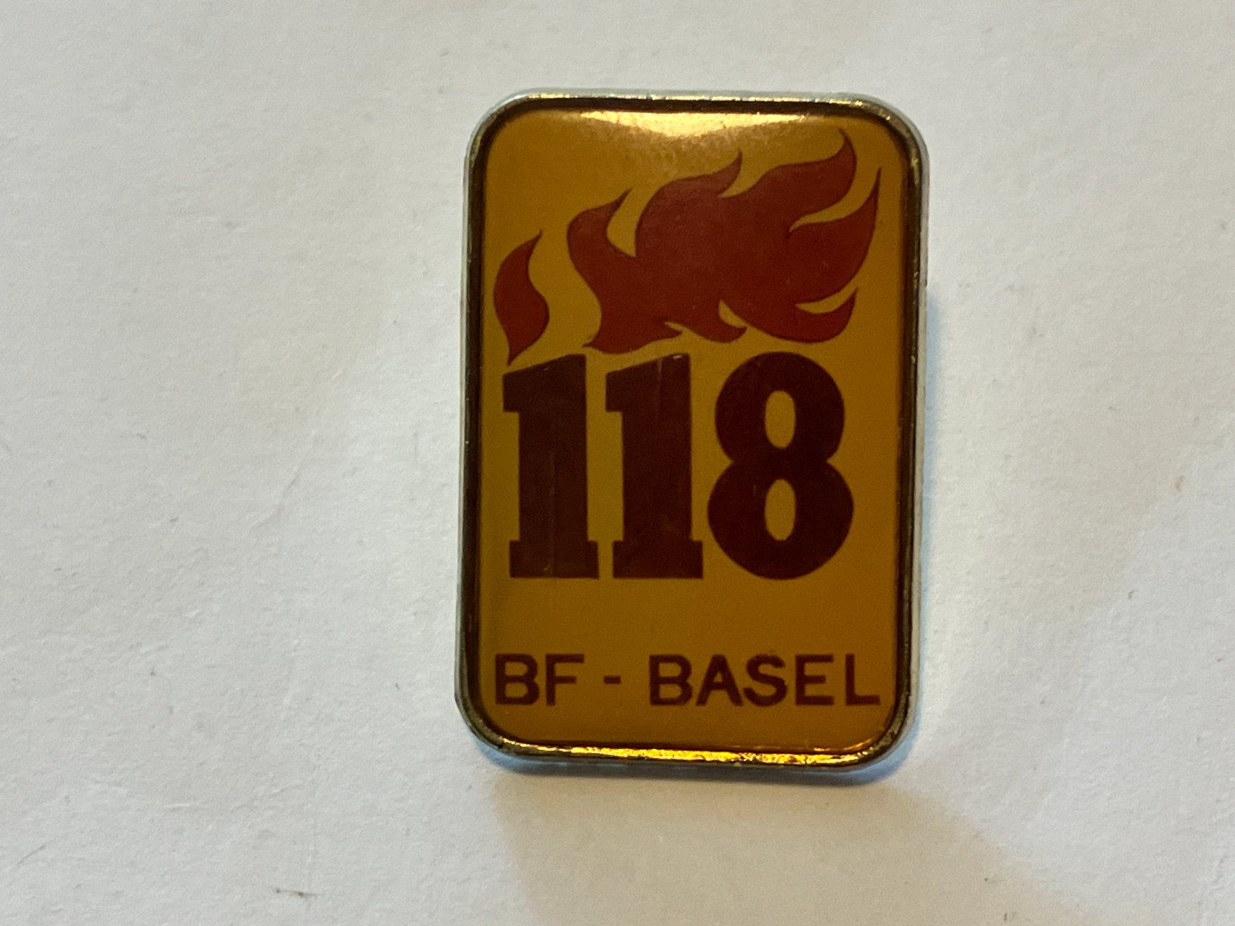 Plaquettes & Badges: 1 Pin Berufsfeuerwehr Basel 118 – D'occasion à Basel par djwwpp