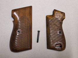 Une paire de poignée en bois originale pour Sig P 210, P 49