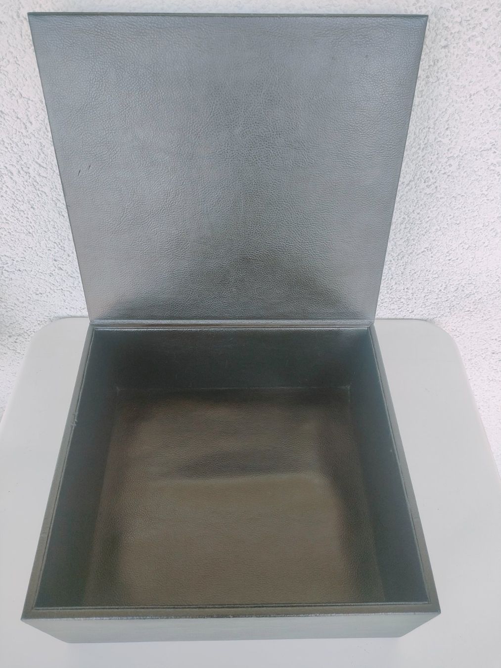 Pots: Schwarzer Kunstlederbox Maxim World – D'occasion à Dietikon par Branquinha1981 1