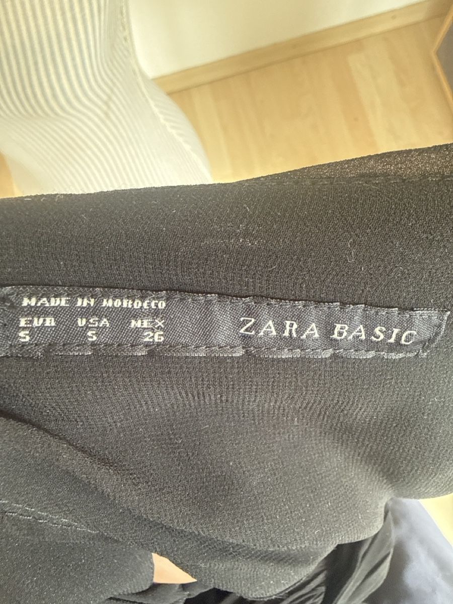Zara Vestiti: Schickes Sommerkleid von Zara Basic, Grösse S, Schwarz – Nuovo (secondo la descrizione) da Grenchen venduto da NorHas 4