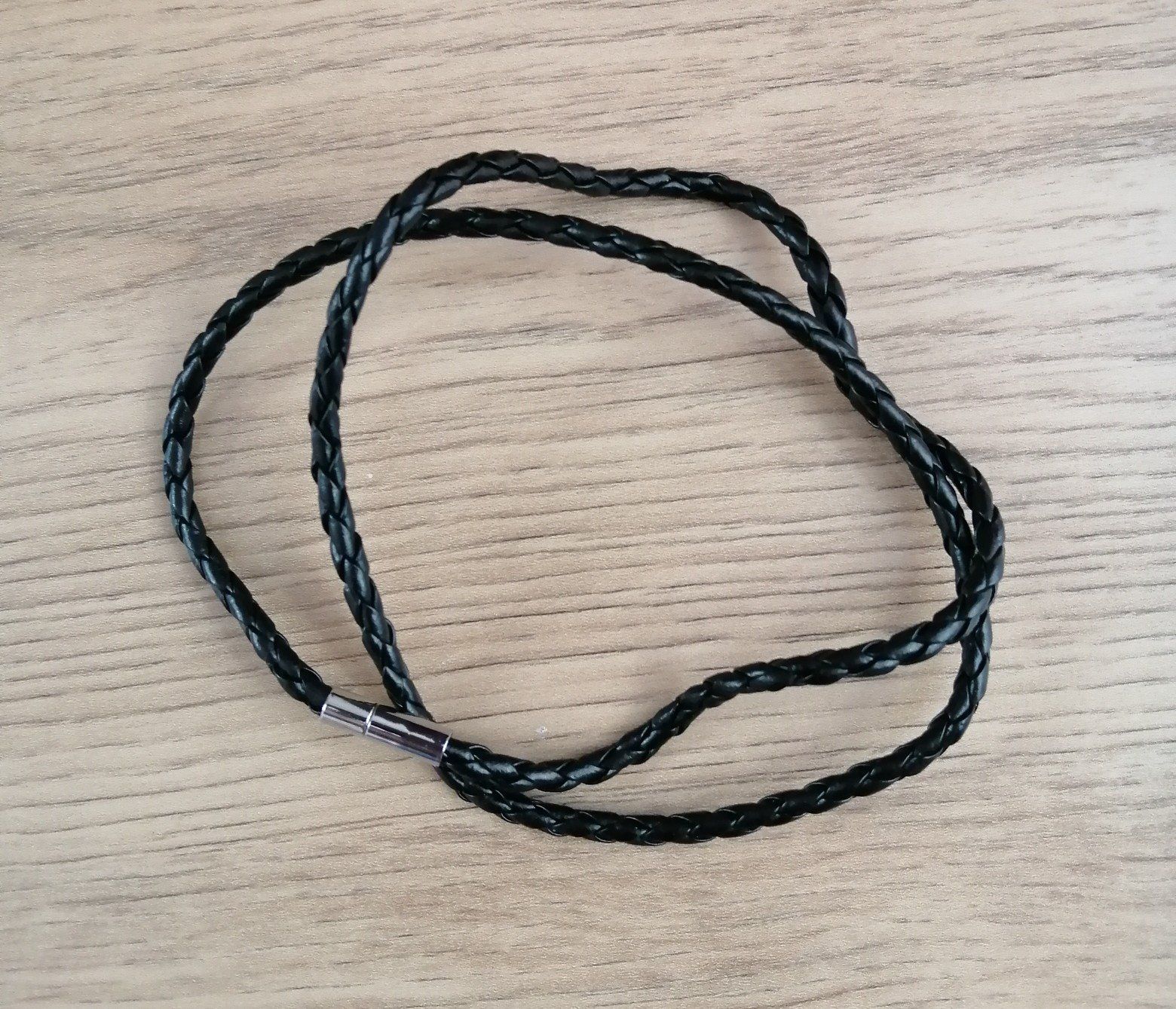Bracciali & Braccialetti: Einfaches Kunstleder-Armband oder Halskette – Nuovo e nell'imballaggio originale da Bern venduto da Prasolux
