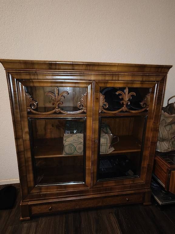 Commodes: Schöne Holzkomode – D'occasion à Stetten SH par Weiss1990