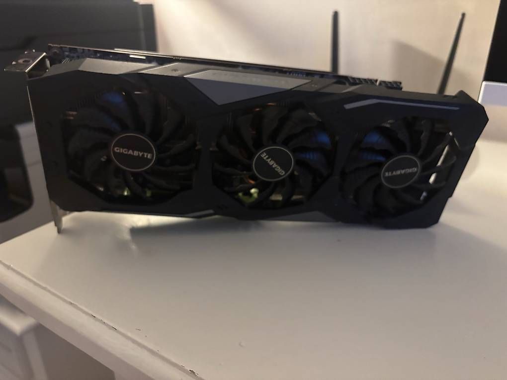 Grafikkarten: AMD Radeon RX 5700 XT – Gebraucht aus Aurigeno von RICCARDO013