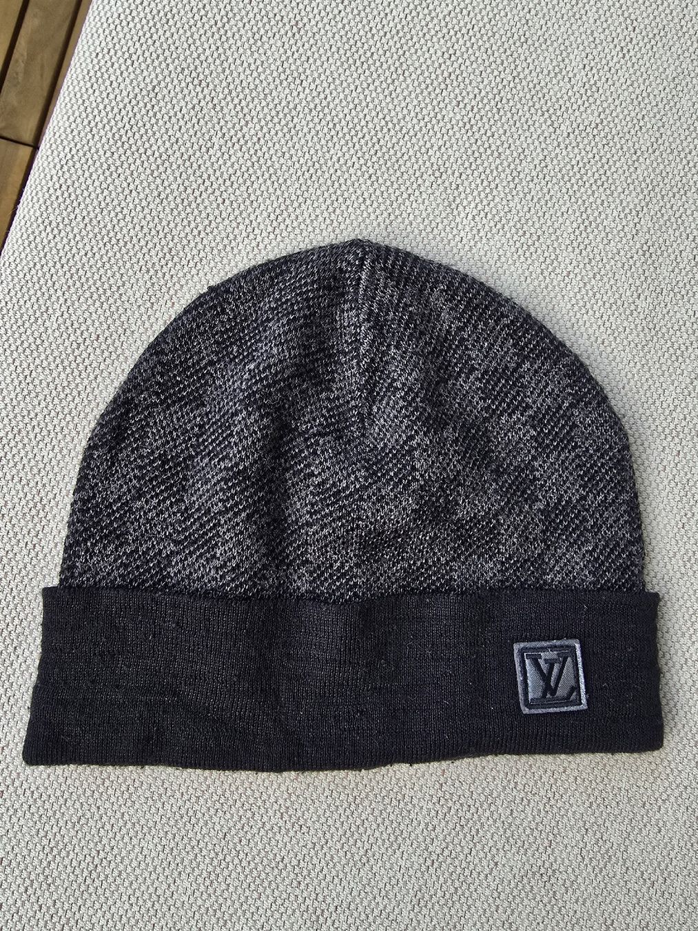 Sonstige Kleidung & Accessoires: LV Beanie Mütze – Gebraucht aus Urtenen-Schönbühl von G00Deal