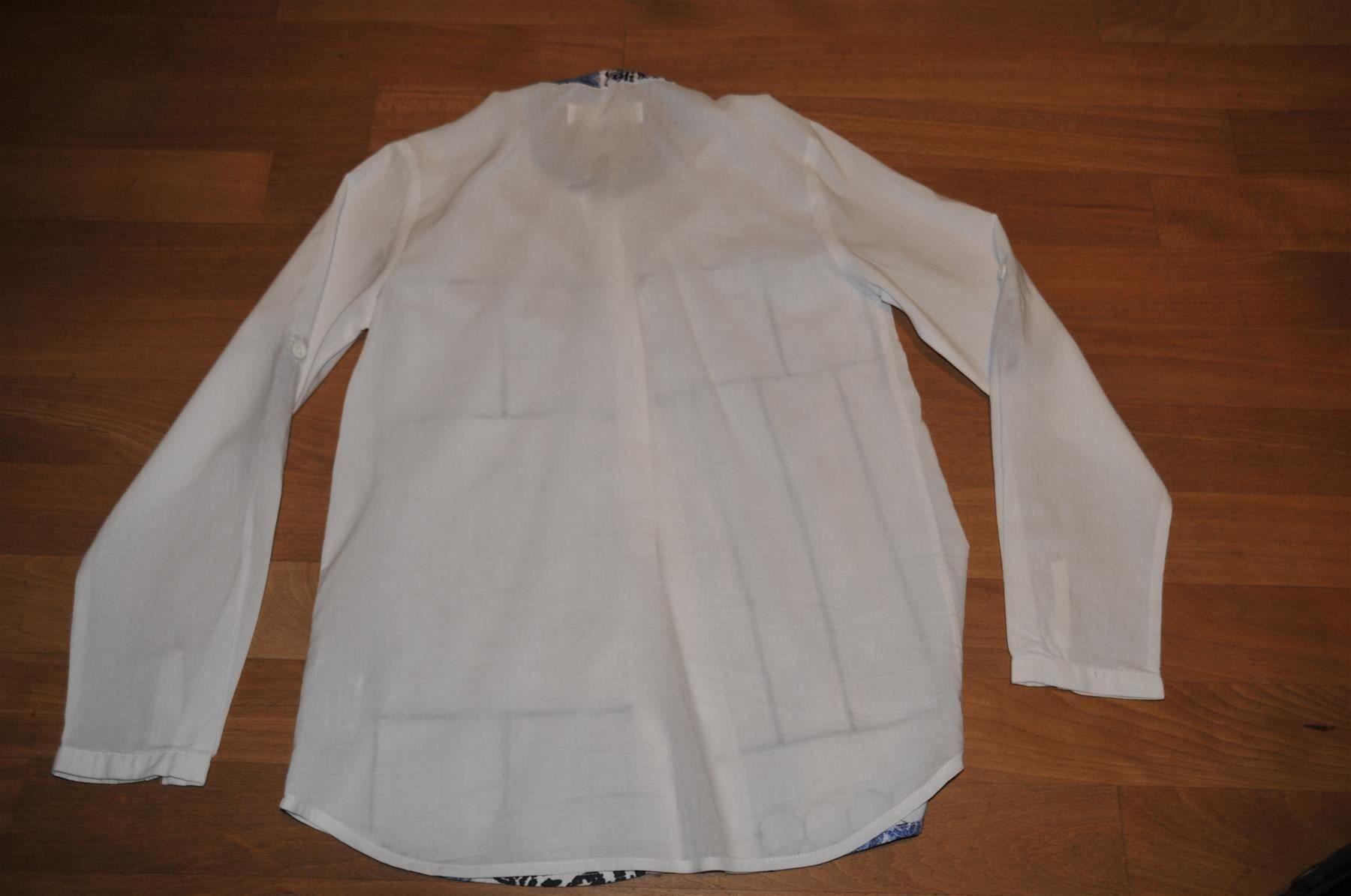 Desigual Camicette, T-shirt & Top: coole Desigual Bluse - Gr. 9/10 - 134 – Usato da Winterthur venduto da Schwestere 2