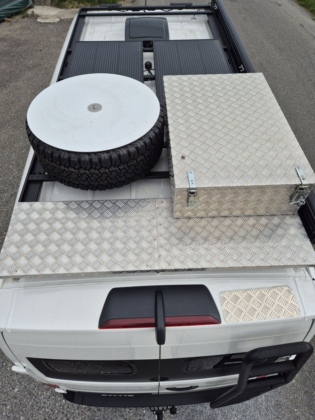 VW Camping Fahrzeuge: Wohnmobil  VW Crafter  4x4  Kastenwagen – Gebraucht aus Wädenswil von Lodekka 3