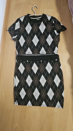 Robe taille L, carreaux, noir/blanc