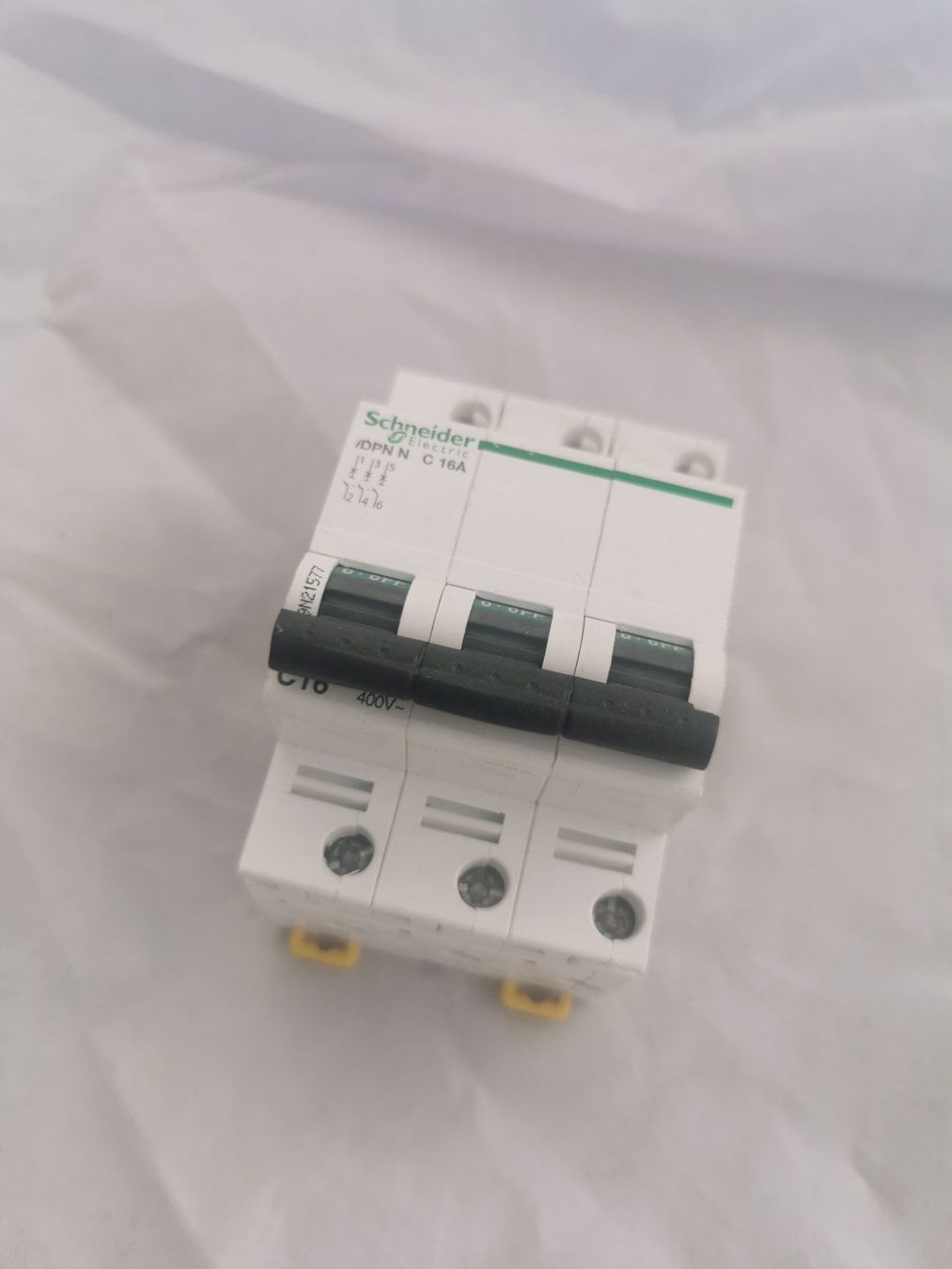 Interruttori: Schneider LS-Schalter 3P C16 – Usato da Dulliken venduto da Sefty