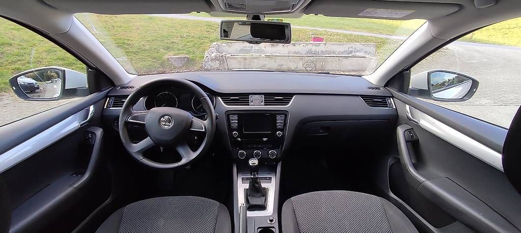 Autos: Skoda Octavia 1.6D 4x4 – D'occasion à Hergiswil LU par dicovis 3