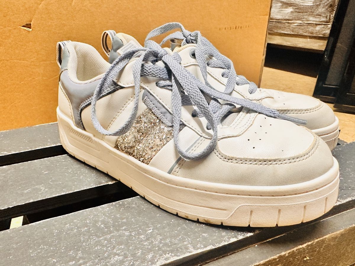Damenschuhe: Sneakers Marke GLO   – Gebraucht aus Hägendorf von tyl_kzs2