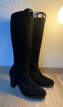 Neuwertige, schwarze Wildleder-Stiefel von Gabor in Gr. 39