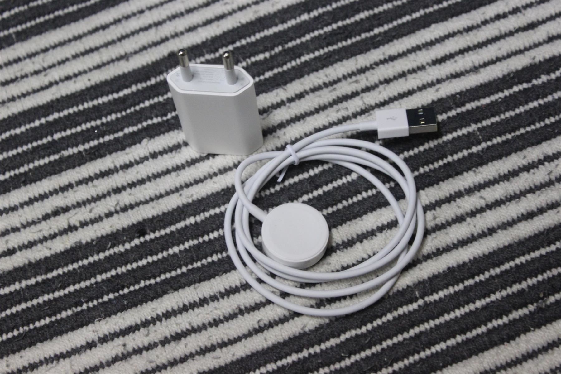 Caricabatterie: weiss Magnetisch apple watch +stecker – Nuovo (secondo la descrizione) da Kirchdorf AG venduto da Aarereussshop 9