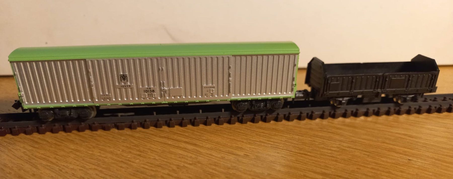 Kato Modellini di ferrovie: Kato 10138 & Kato 18502 – Usato da aarau venduto da Raschel7