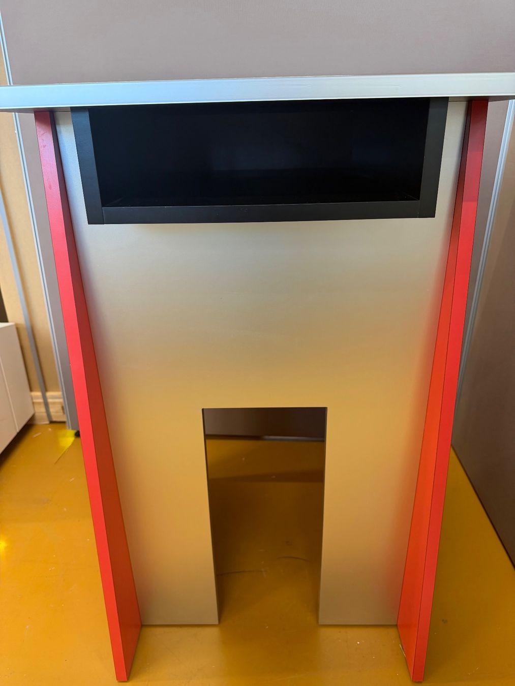 Commodes: Ausstellungsmöbel – D'occasion à Dietlikon par ComdatAG 4