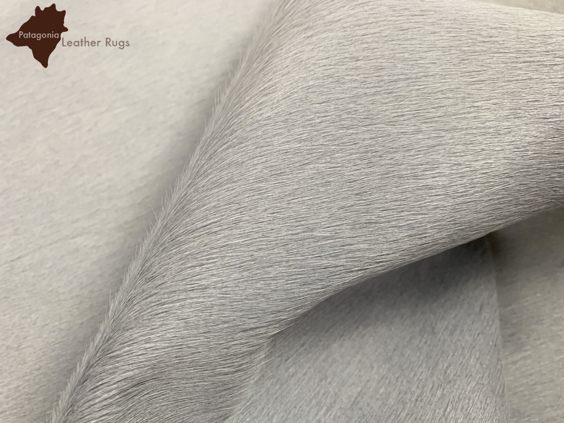 Tappeti: echtes Kuhfell Teppich Grey – Nuovo e nell'imballaggio originale da Arbedo venduto da patagonialeatherrugs 2