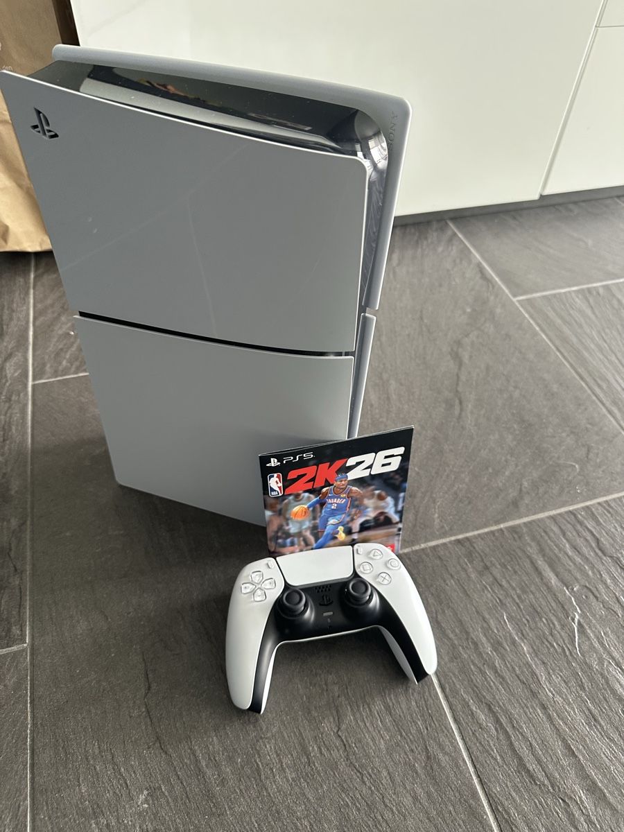 Sony Console: Ps5 slim ( 1 Tb ) mit spiel  – Usato da Eschenbach LU venduto da boo_sl7y