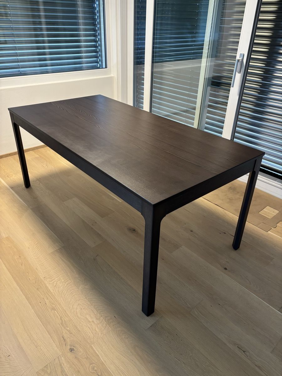 Ikea Tables: IKEA EKEDALEN extendable dining table.  – D'occasion à Schindellegi par jac_55n5