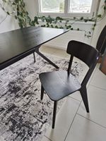 Schwarze Holzstühle, 4 Stück