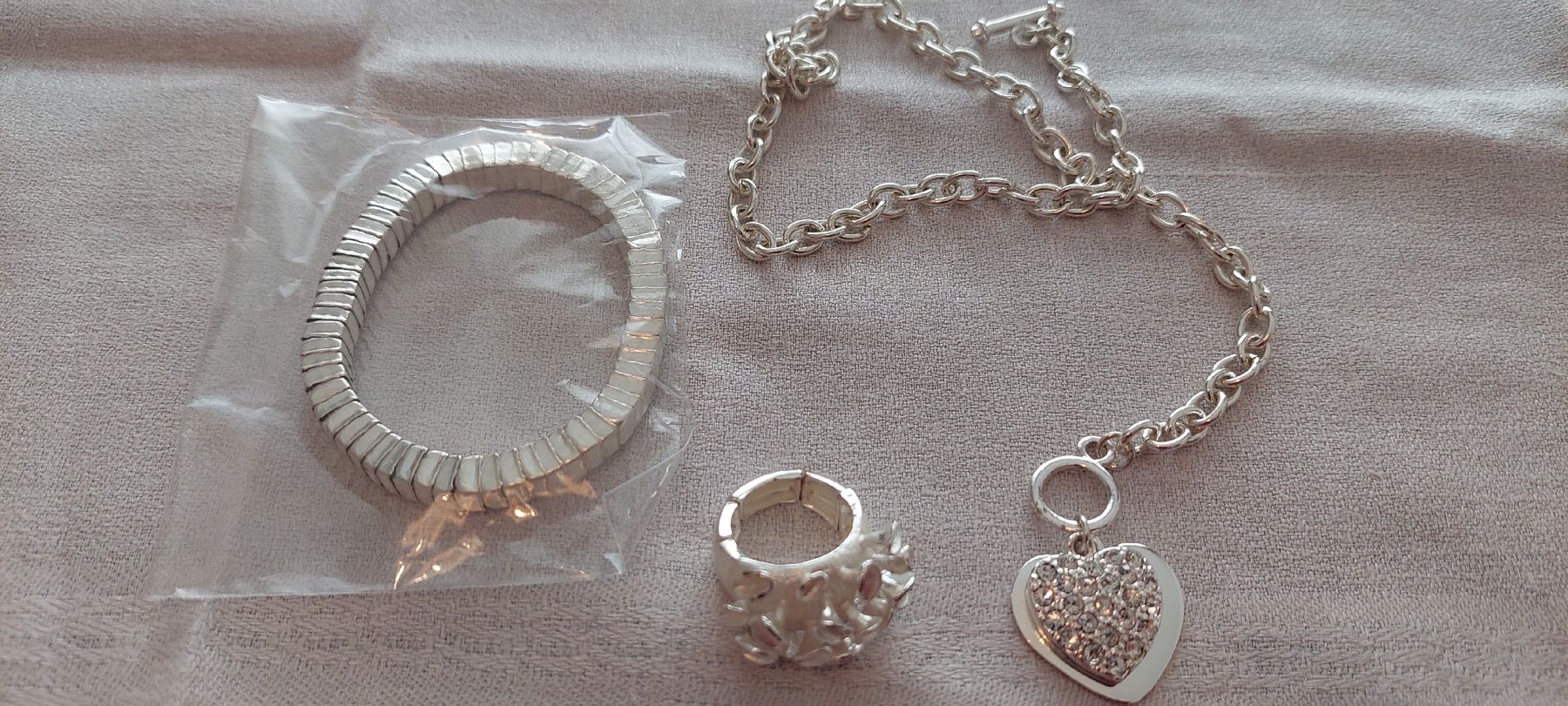 Altri gioielli: Schmuckset silberfarbig – Usato da Safenwil venduto da fra_t5c9