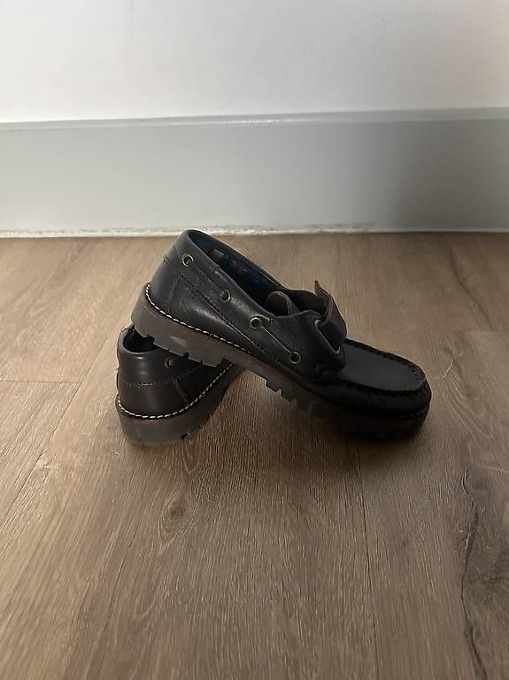 Scarpe per ragazzi: Chaussures garçon taille 32 – Usato da Curtilles venduto da cat_vs66