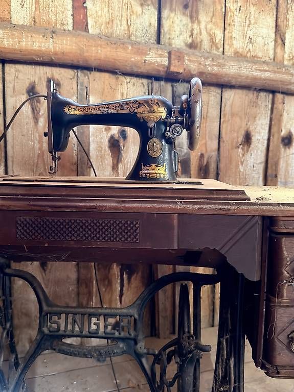 Macchine da cucire: Machine à coudre vintage – Usato da Fribourg venduto da bouchers 3