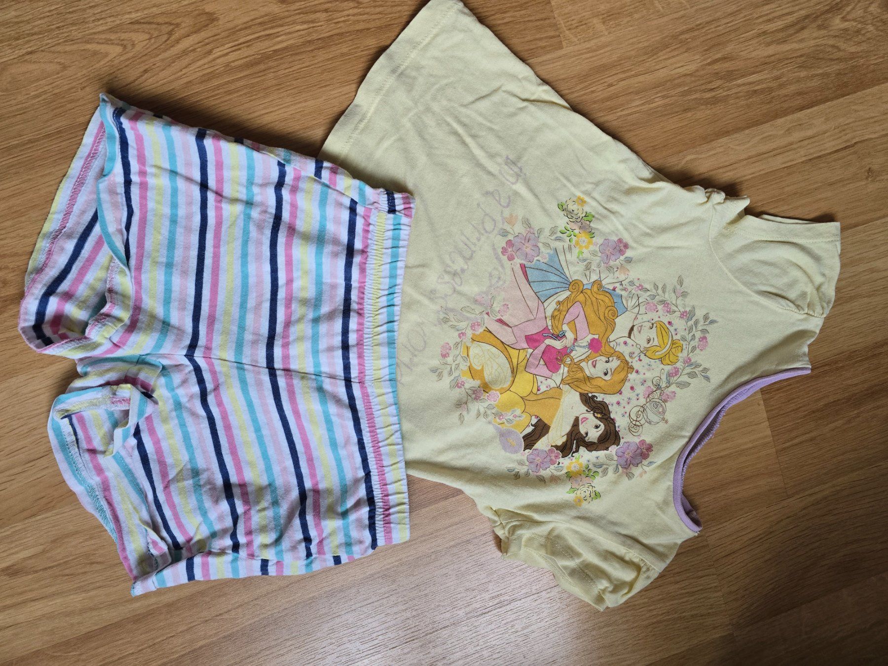 Disney Pyjamas & Ähnliches: Pyjama 4-5 Jahre – Gebraucht aus Büttikon AG von Amineah