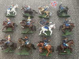 12 FOR BRITAINS Pferde mit Ritter im guten Zustand ab 19.-