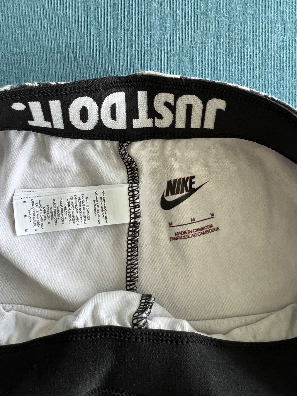 Nike Leggings: Sportleggins NIKE NEU – Nuovo e nell'imballaggio originale da Zollikofen venduto da Wishbear 1