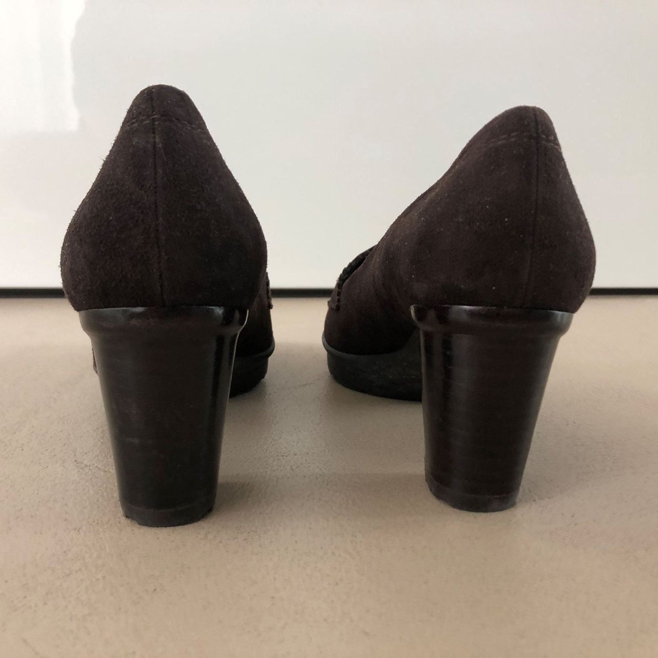 Stuart Weitzman Chaussures femmes: neuwertige STUART WEITZMAN Pumps 🤎 – D'occasion à Zürich par ClosetQueen 6