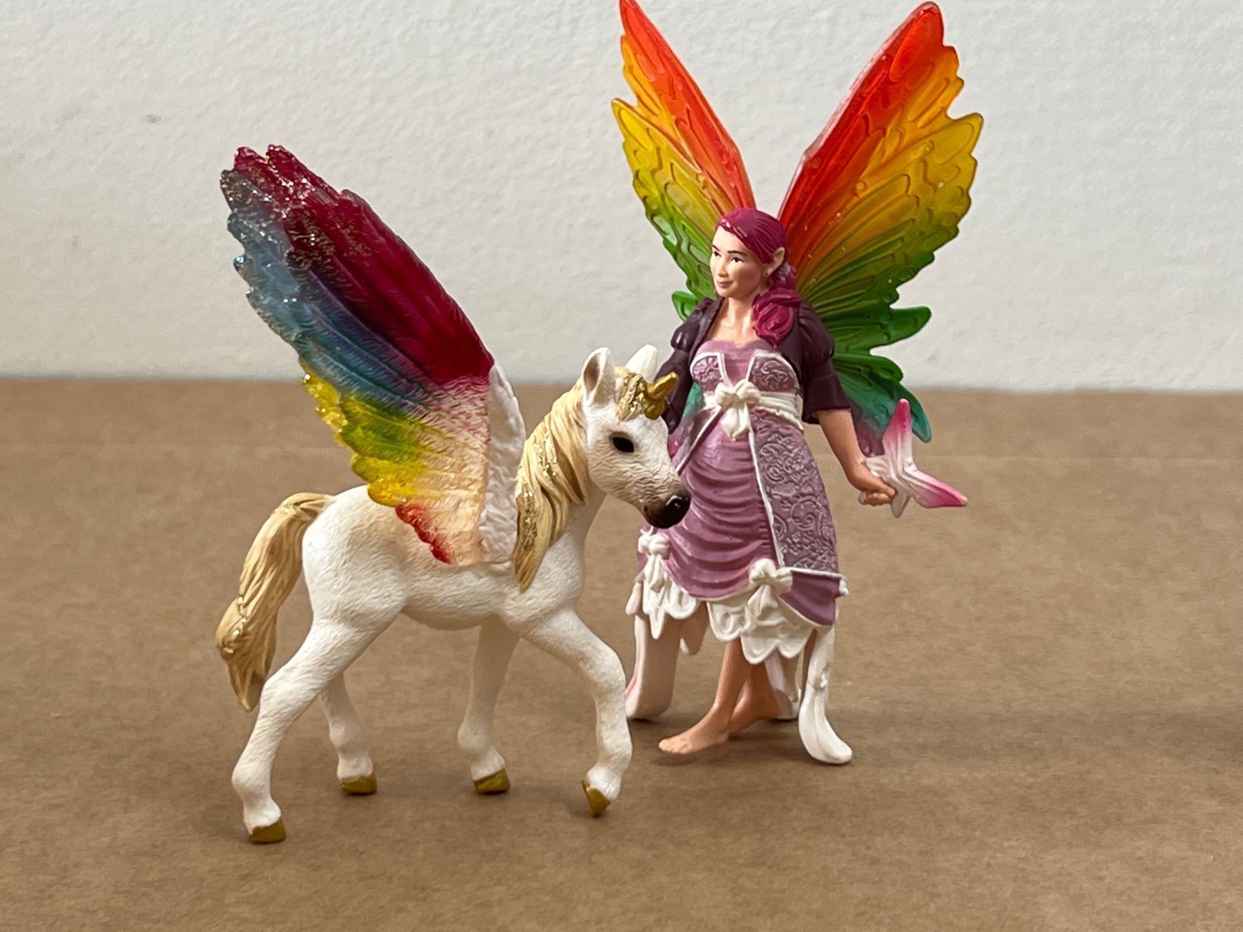 Schleich Statuette: Schleich Bayala Elfe Lis mit Regenbogen Einhorn – Usato da Ennetbaden venduto da mapa05 2