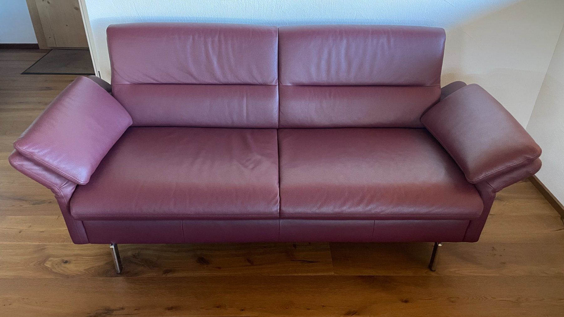 Divani: Echtes Leder Sofa Weinrot – Usato da Rotkreuz venduto da pschwerz 1