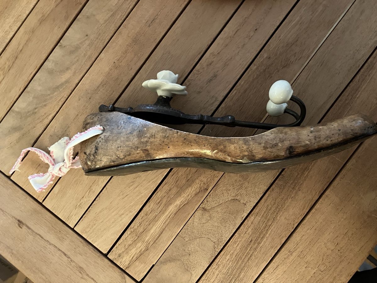 Ferramenta: Wandhacken aus antiker Holzschuhform – Usato da Mönchaltorf venduto da manuski 3
