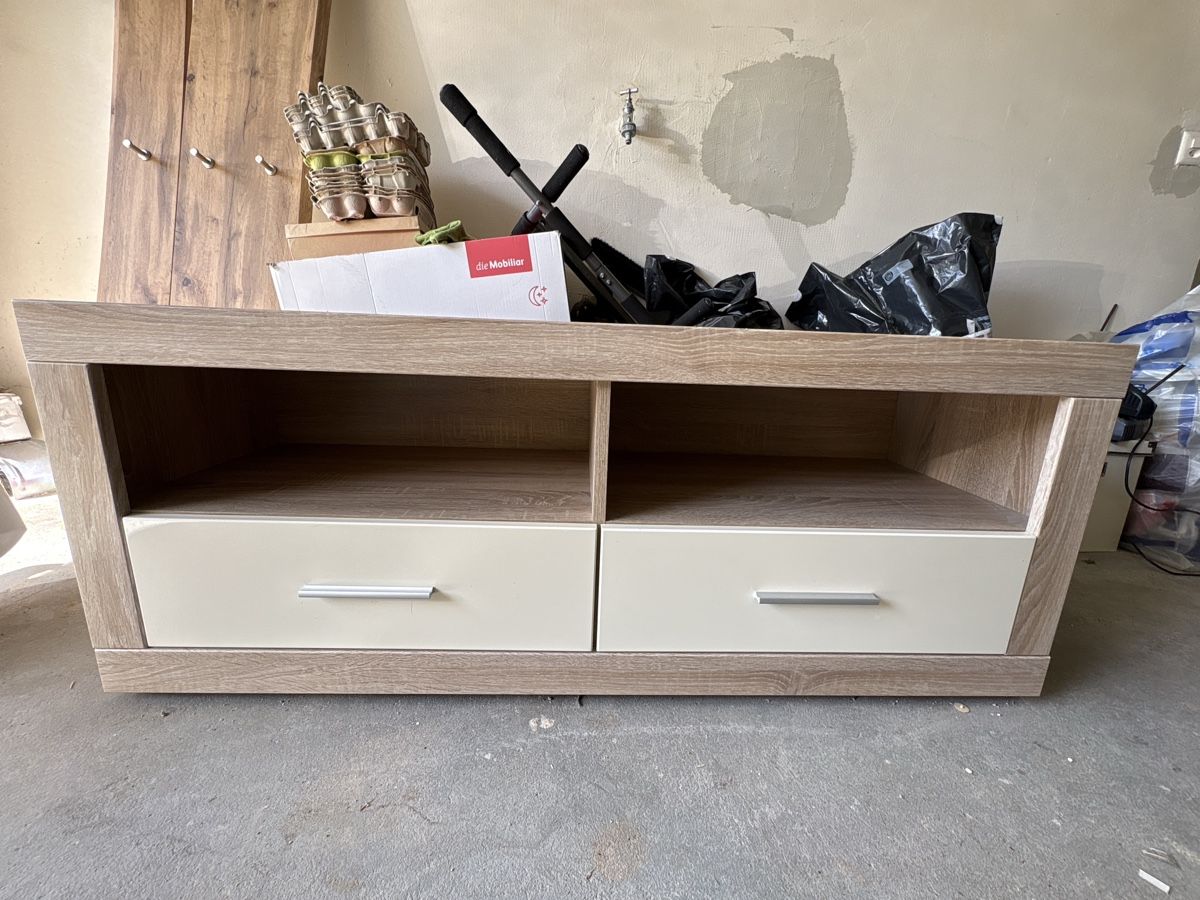 Ikea Mobili TV: TV-Möbel aus Holz – Usato da Gretzenbach venduto da vjo_5njp 1