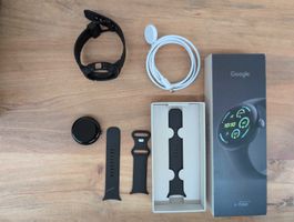 Google Pixel Watch 3 WiFi 45mm mit Garantie + Spigen Rugged