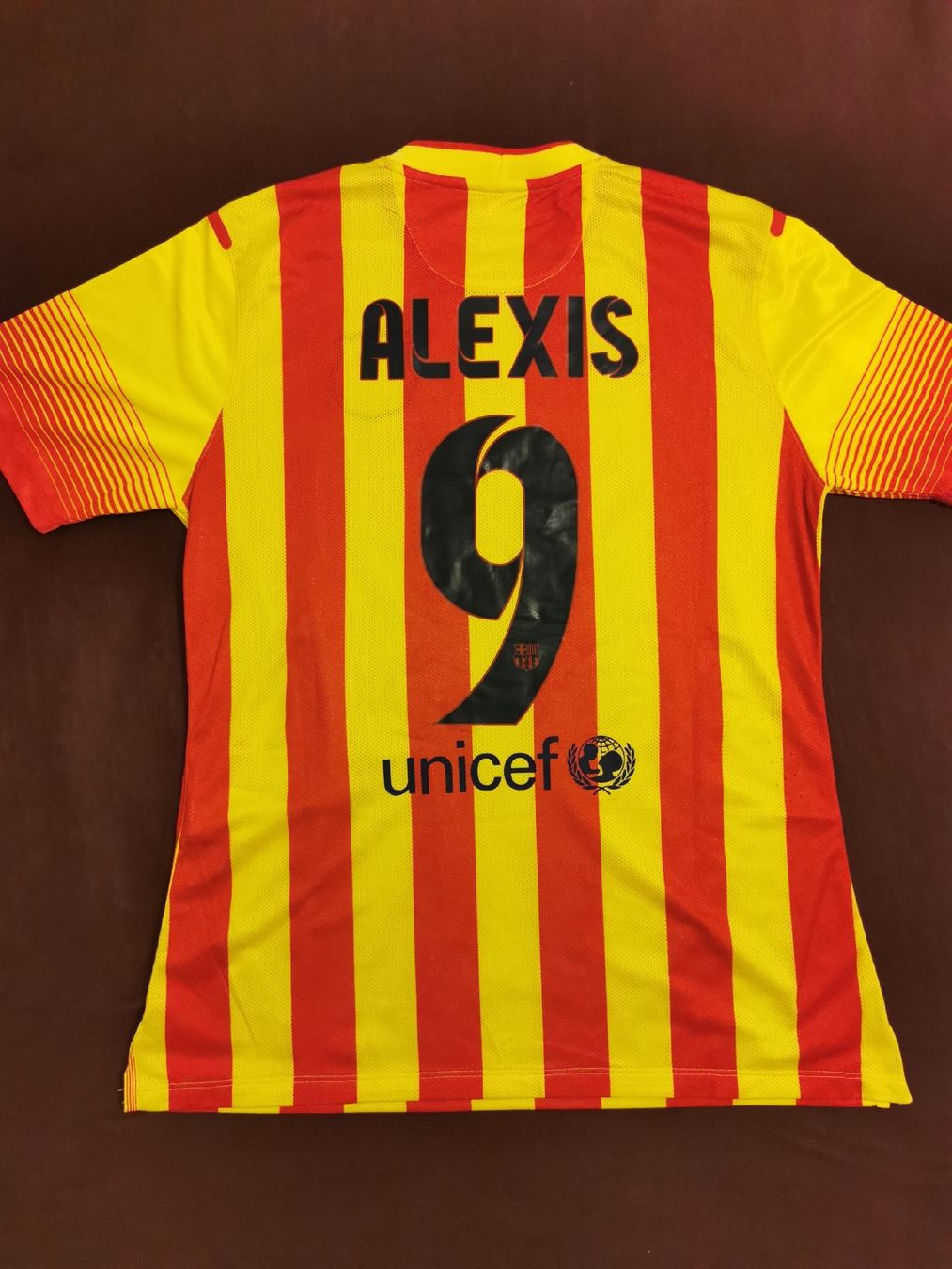 FC Barcelona Canottiere & Pantaloni: FC Barcelona Trikot #9 Alexis – Usato da Arnegg venduto da michik999 1
