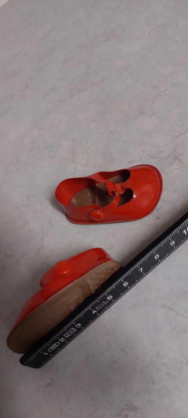 Bambole: 5Paar Puppenschuhe  – Usato da Muri AG venduto da nindo1 6