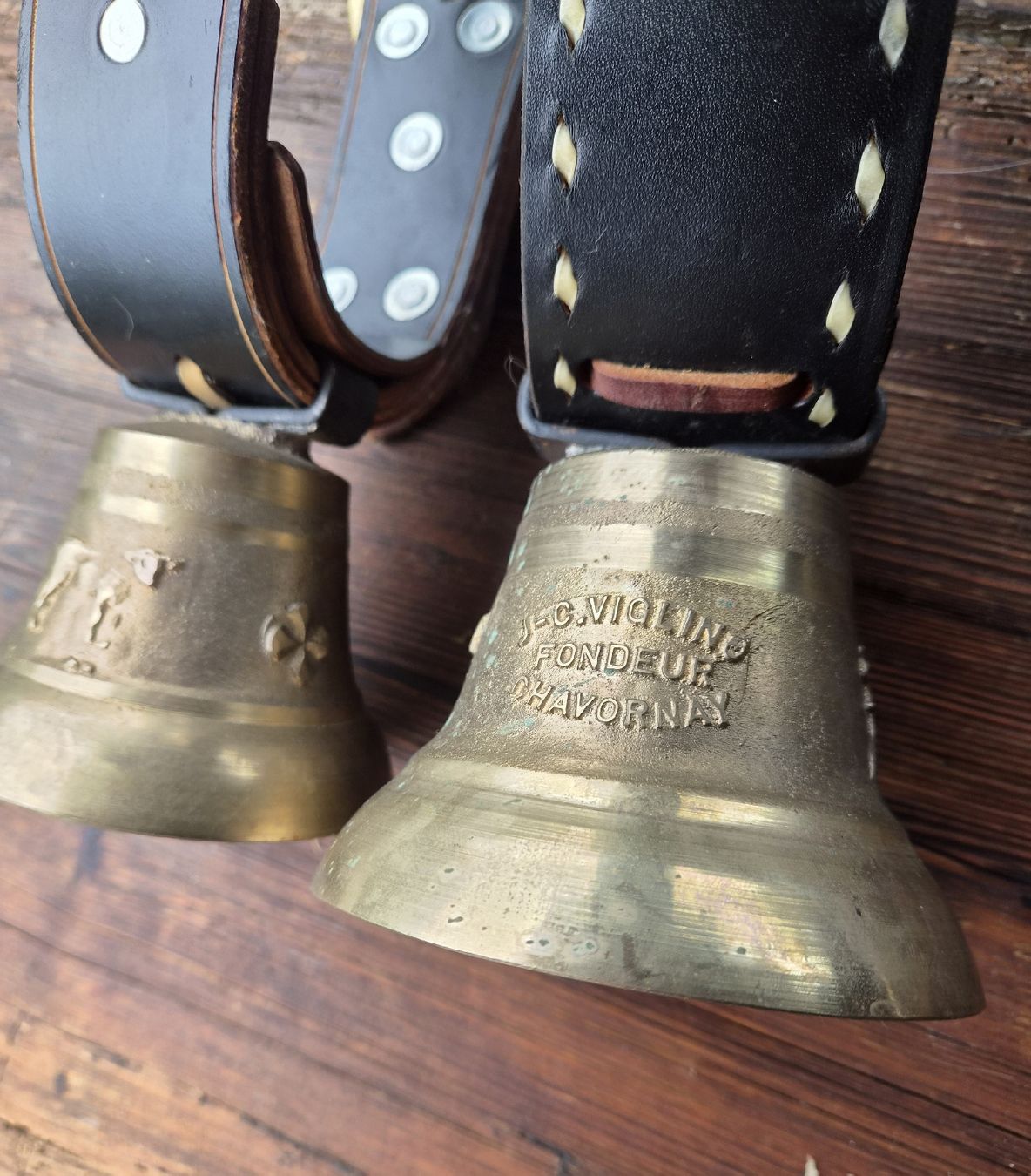 Cloches & sonnailles: 2 sonnaille cloches  – D'occasion à Farvagny-le-Grand par CollectibleWatches 2