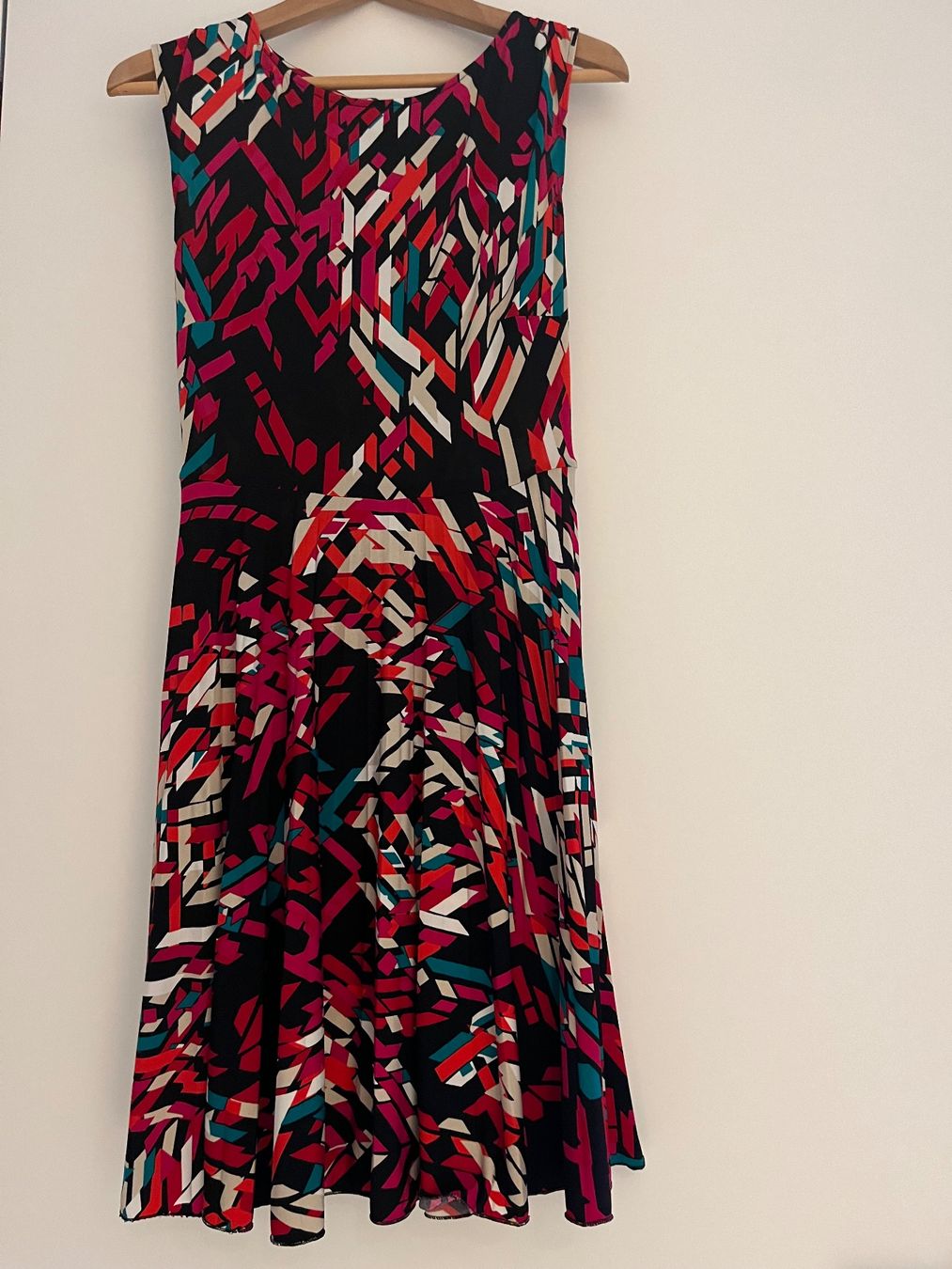 Vestiti: Elegantes Kleid von M&S Gr 38 – Usato da Luzern venduto da Sono2