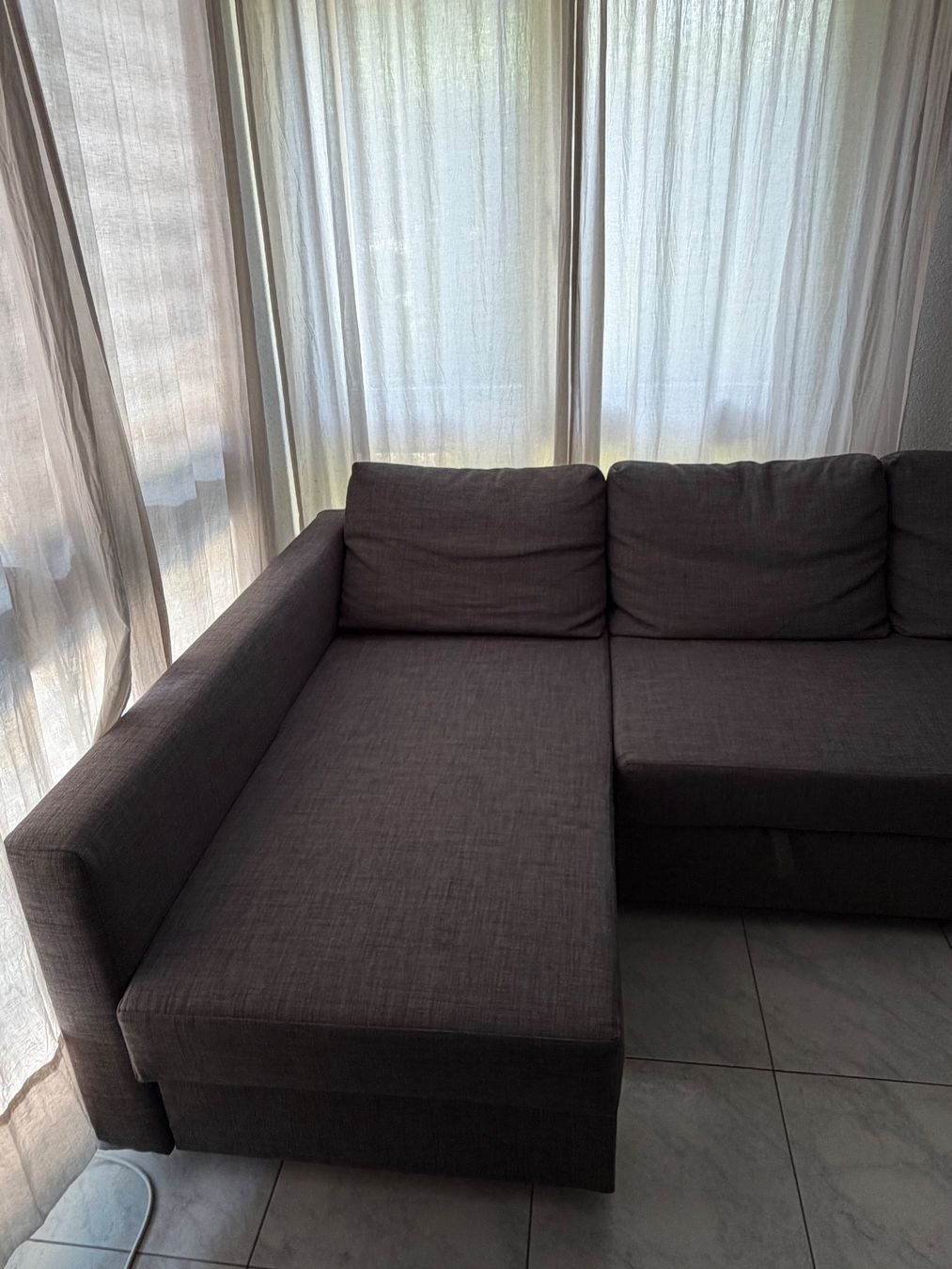 Ikea Divani: FRIHETEN Eckbettsofa mit Bettkasten, dunkelgrau – Usato da Dottikon venduto da gabiga 2