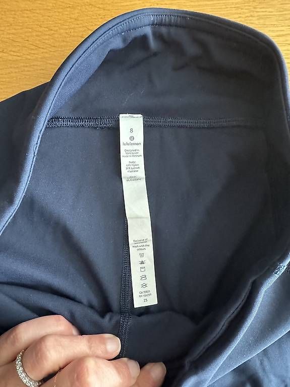 Leggings: lululemon leggings 3/4, true navy, Gr. 8 – Usato da Zürich venduto da Supersampler 2