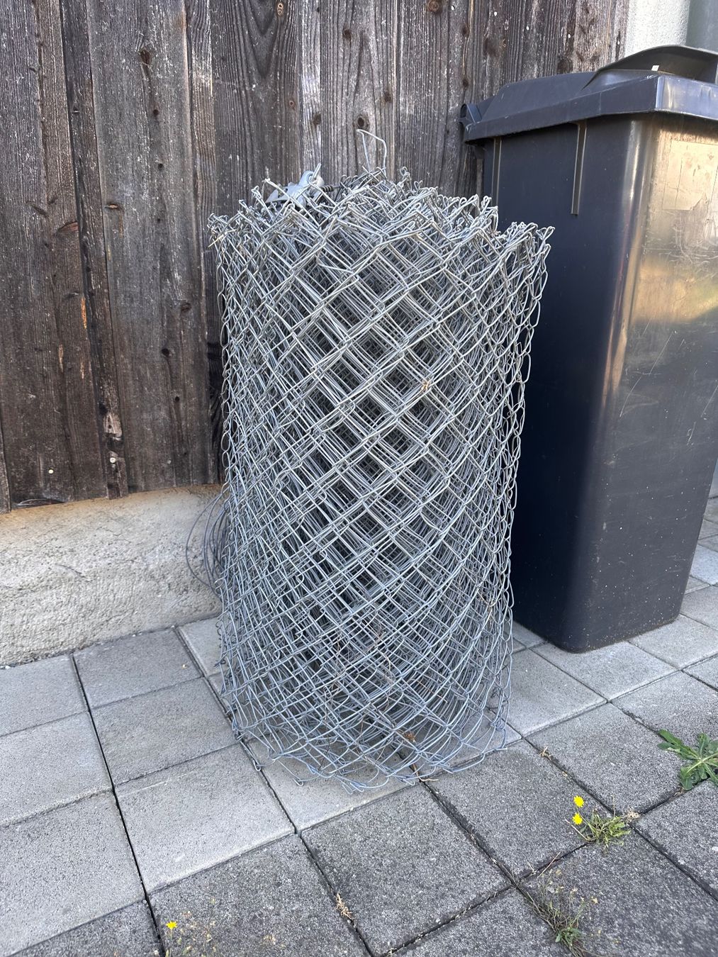 Clôtures: Maschendrahtzaun 80cm hoch ca. 20Meter lang – D'occasion à Utzenstorf par Elgar65