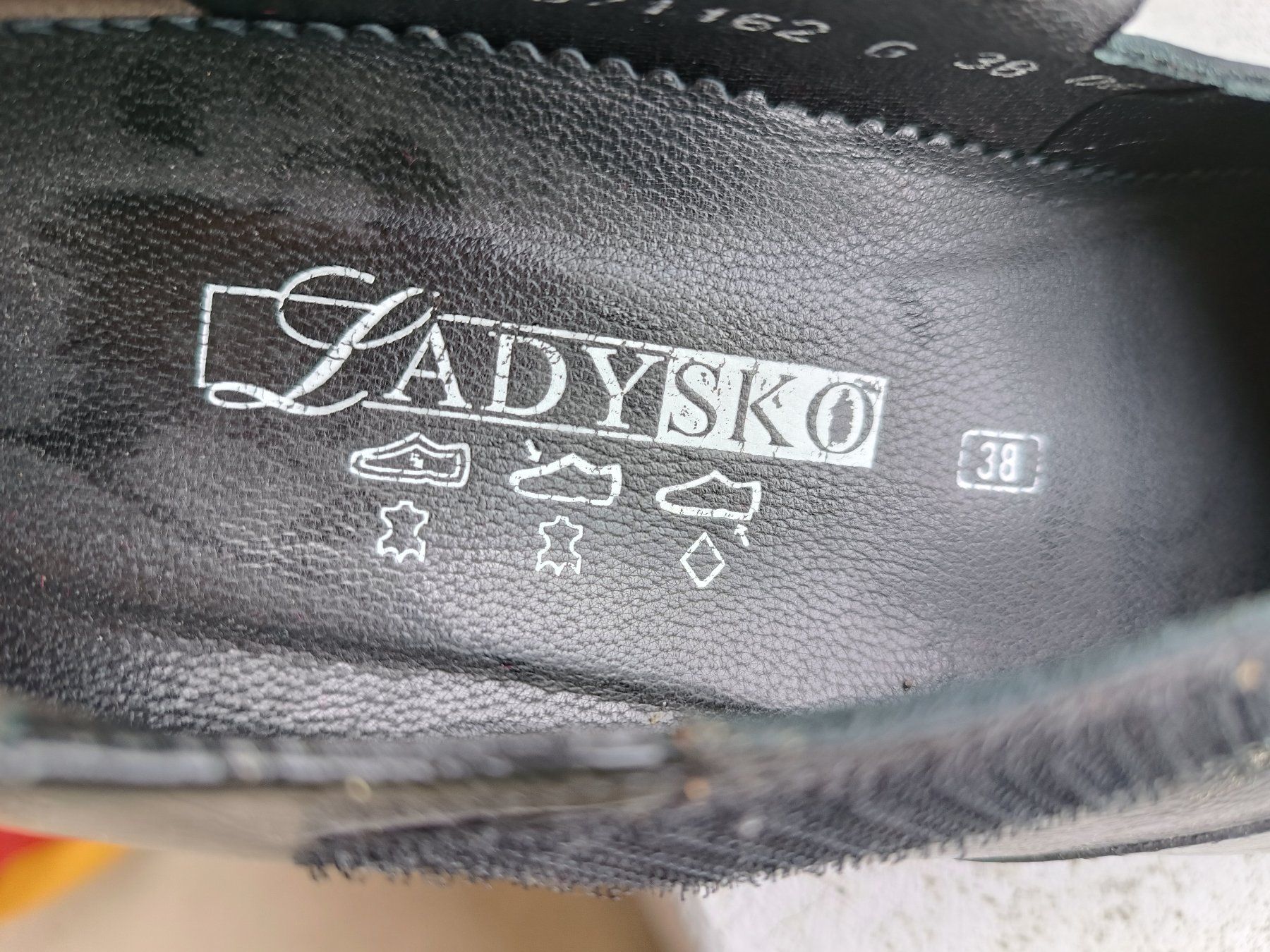 Scarpe da donna: Lederlackschuhe schwarz Grösse 38 mit Klettverschluss – Usato da Horn venduto da sonjamenzi 3