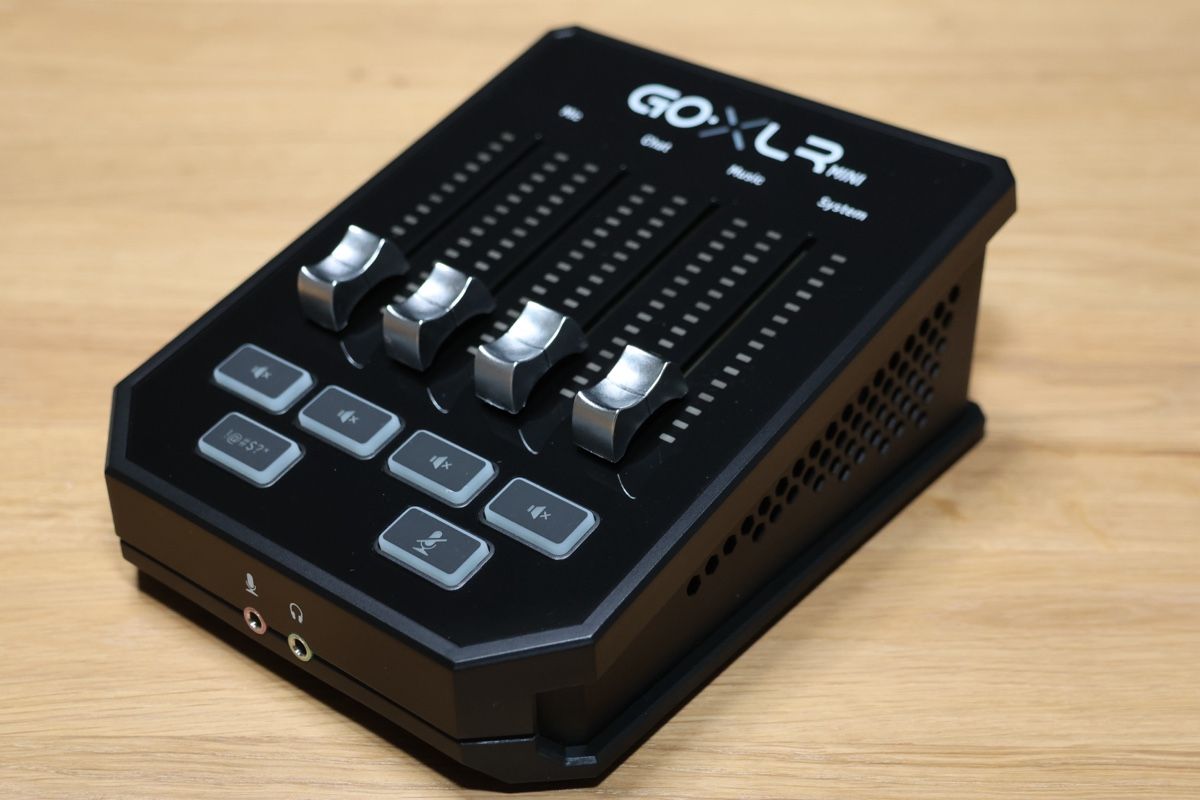 TC Helicon Console di mixaggio: TC-Helicon GO XLR MINI Mixer, USB Audio Interface – Usato da St. Gallen venduto da UsDeSchwiz 5