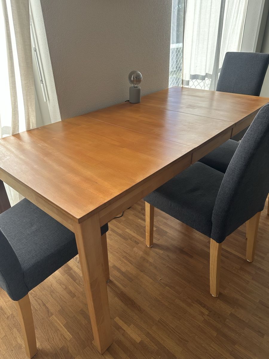 Tische: Tisch inkl 4 Stühle – Gebraucht aus Zürich von Snow44