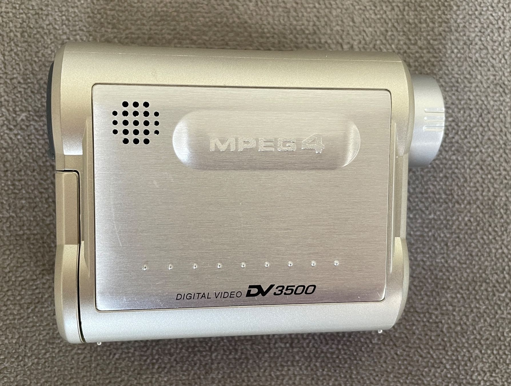 Videocamere: MPEG4 Digitale Videokamera von Mustek – Usato da Gümligen venduto da soleil149