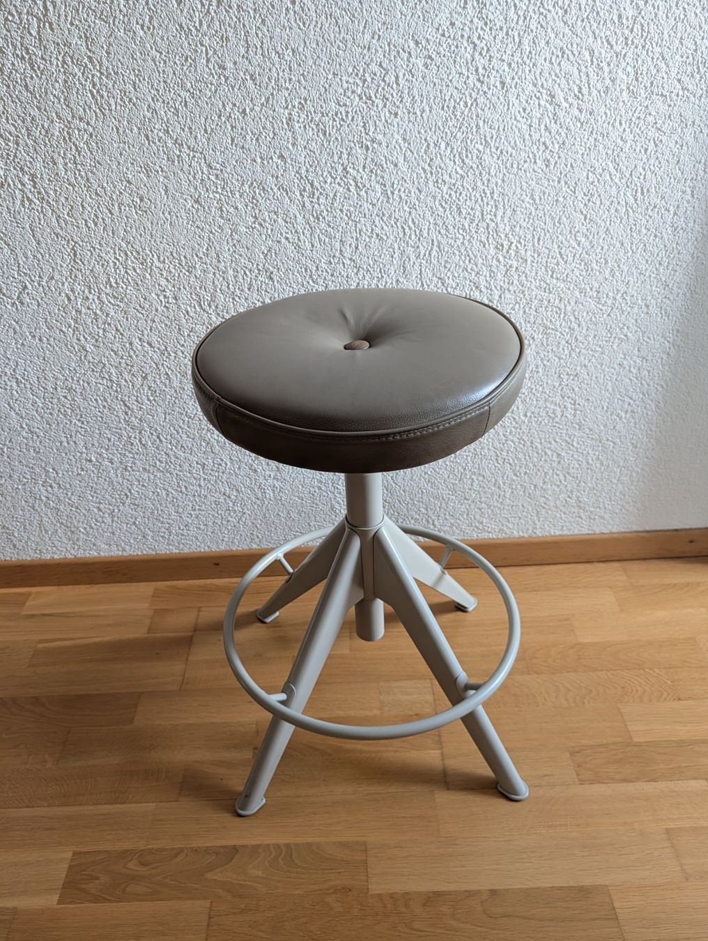 Ikea Sgabelli: Ikea Hocker Trollberget beige grau höhenverstellbar – Usato da Olten venduto da elj_6czv