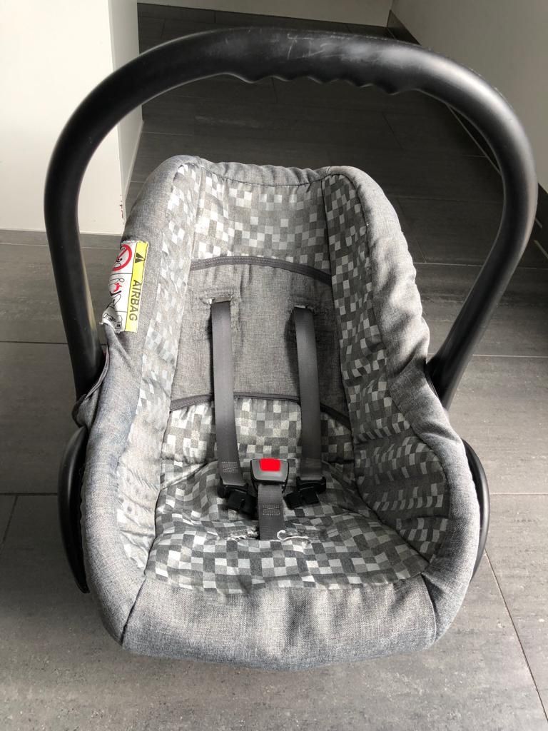 Seggiolini per auto: Babyschale Marke Karwala – Usato da Dottikon venduto da Mesut15 6