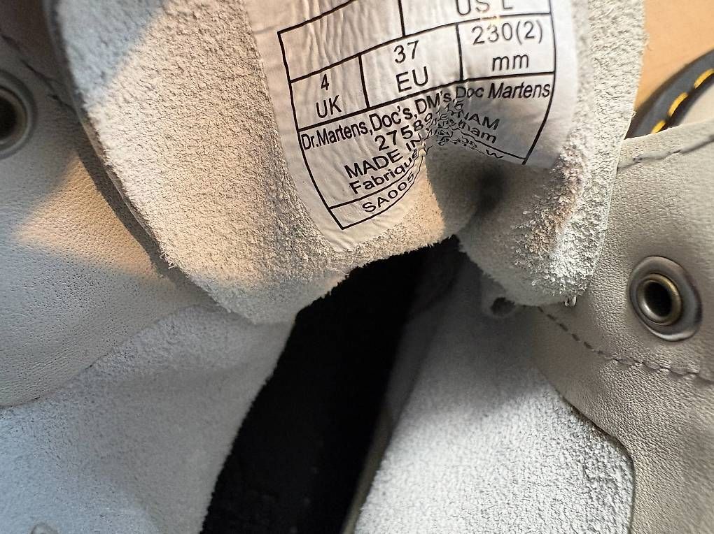 Damenschuhe: Neu: Beige Doc Martens Gr. 37 – Neu und originalverpackt aus Willisau von ani_gtk8 2