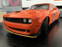 Dodge Challenger R/T.  1:18