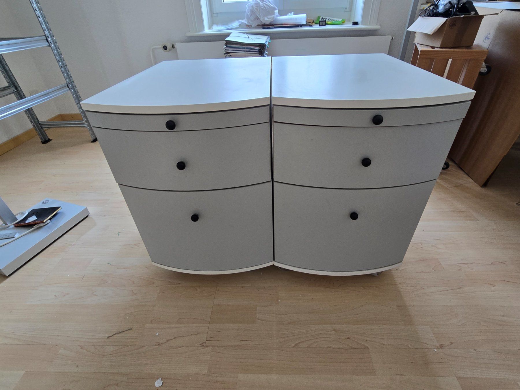 Eléments de bureau: 2 Stück Rollkorpus mit Schubladeneinteilungen – D'occasion à Rorschacherberg par Scharfeegge